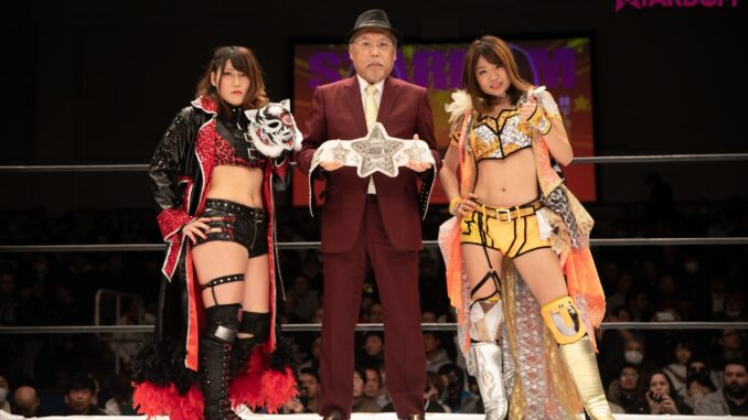 Utami Hayashishita and Arisa Hoshiki posing with STARDOM President Rossy Ogawa before their championship match